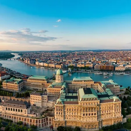 Premium Buda Castle Apartamento Budapest